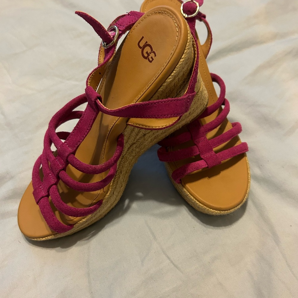 UGG Women's Fuchsia Wedge Sandals